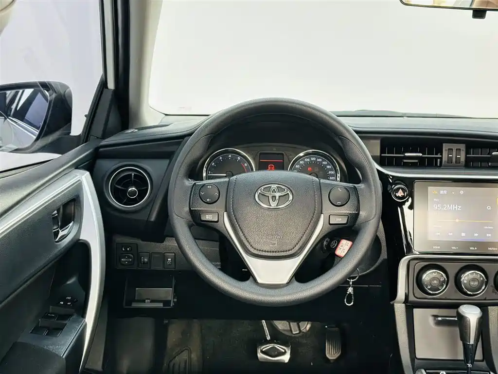 Toyota Corolla 2018 1.2T S-CVT GL-i Smart Shine Edition фото 17