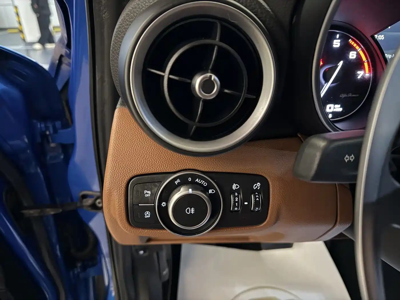Alfa Romeo Giulia 2019 2017 2.0T 280HP Luxury Edition
