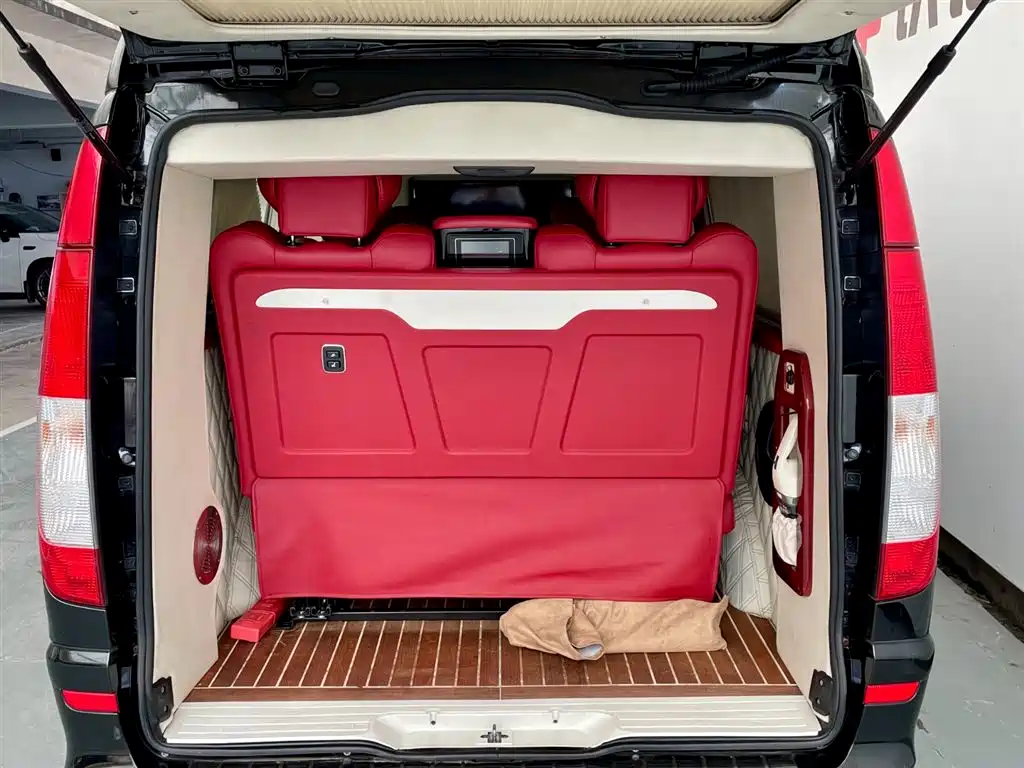 Mercedes-Benz Vito 2013 Model 3.0L Elite Edition фото 15