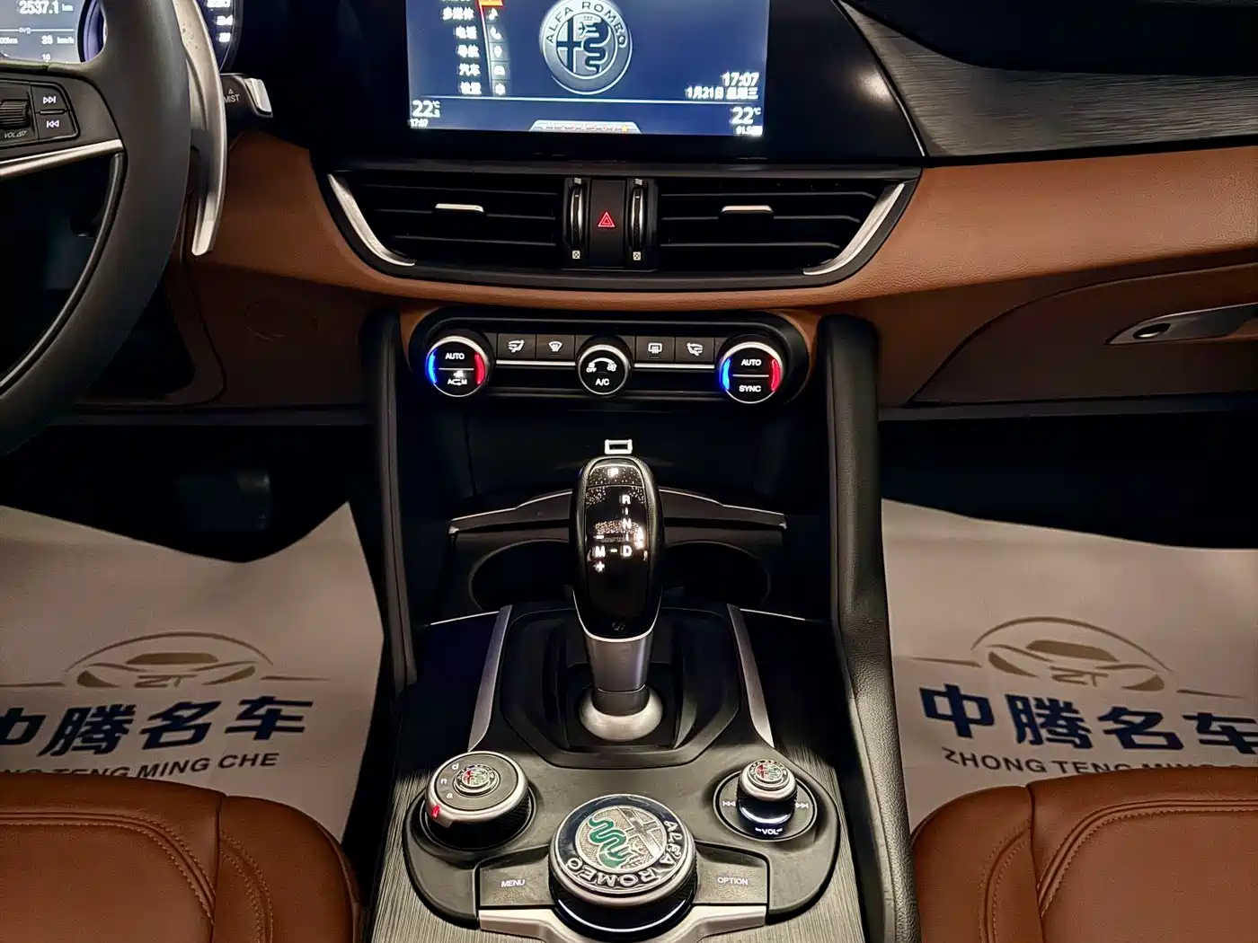 Alfa Romeo Giulia 2019 2017 2.0T 280HP Luxury Edition