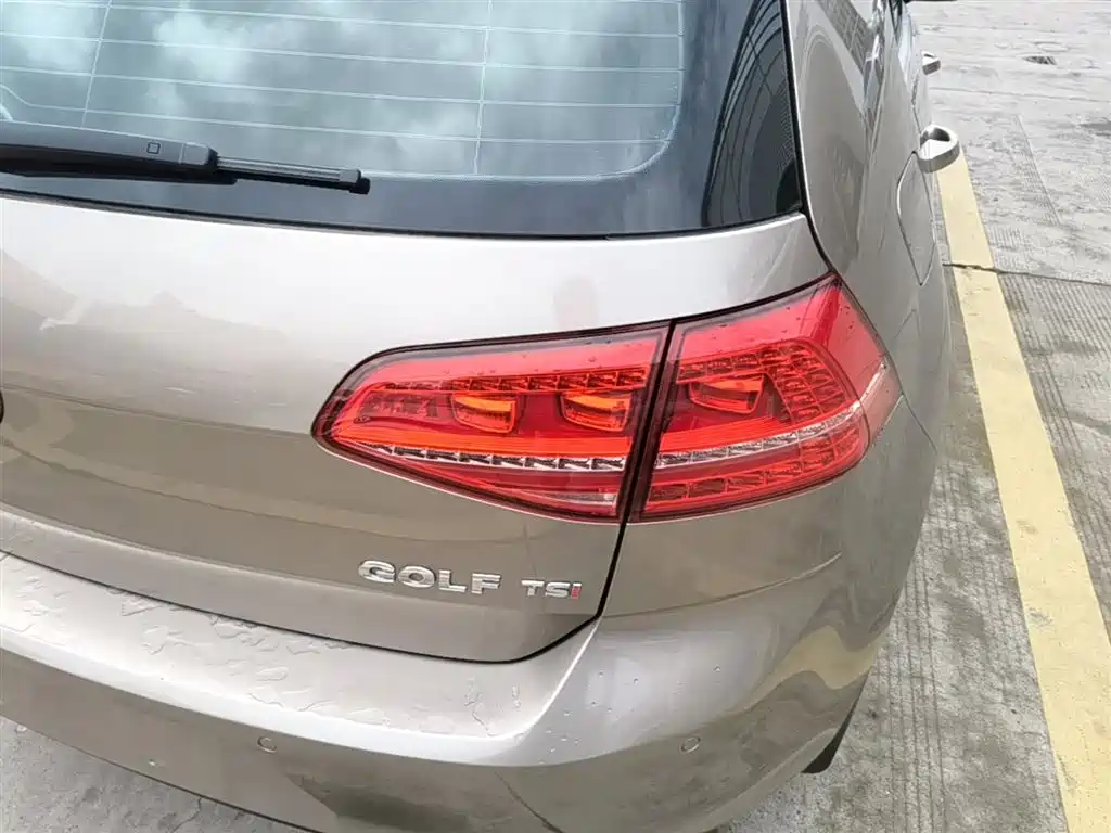 Volkswagen Golf 2015 1.4TSI Automatic Luxury фото 8