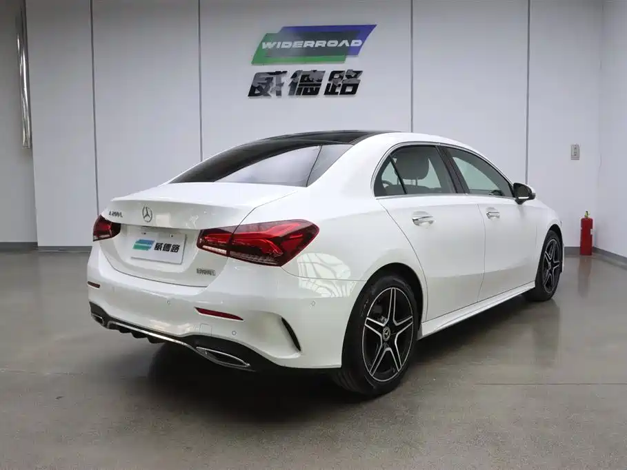 Mercedes-Benz A-Class 2019 A 200 L Sport Sedan фото 5