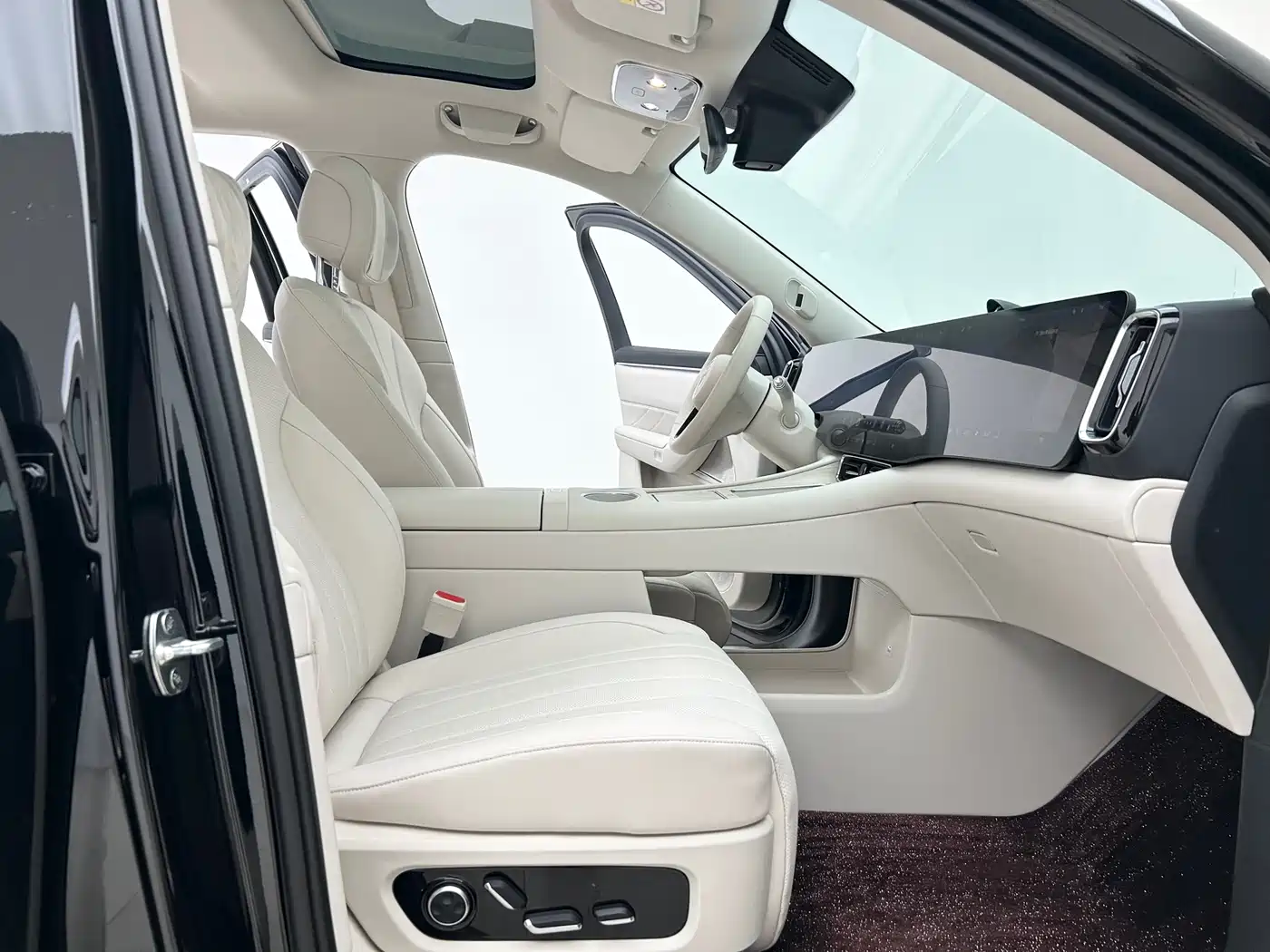 AITO Wenjie AITO M8 2025 Model Extended Range Max+ Edition 53.4kWh 6-Seater фото 8