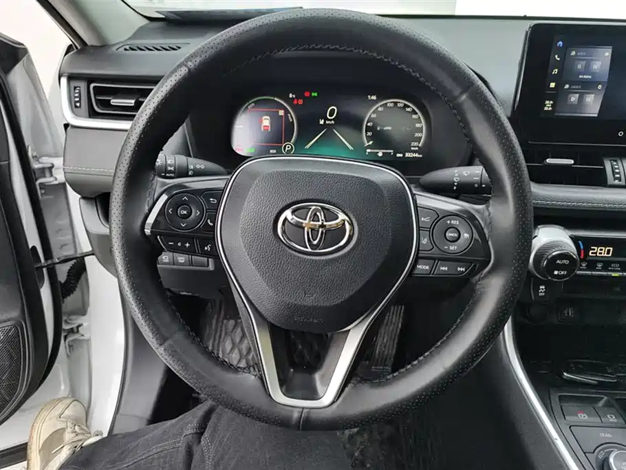 Toyota Wildlander 2023 Hybrid 2.5L E-CVT AWD Luxury PLUS Edition фото 15