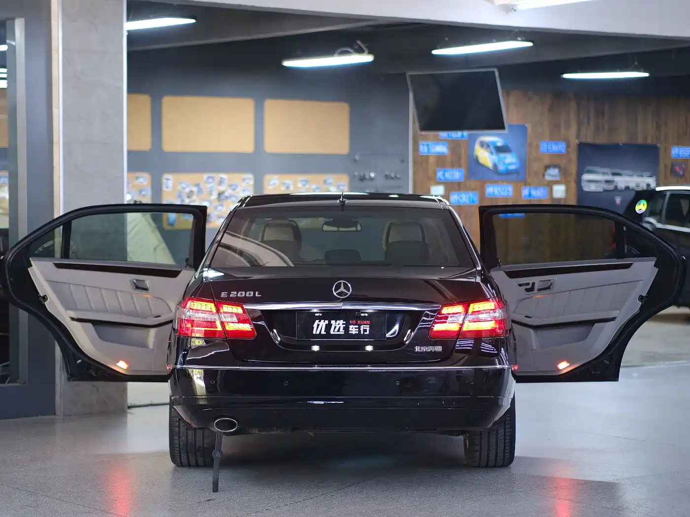 Mercedes-Benz E-Class 2012 E 200 L CGI Elegance фото 2