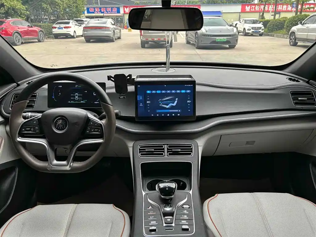 BYD Qin PLUS 2023 Champion Edition EV 510KM Leading Type фото 6