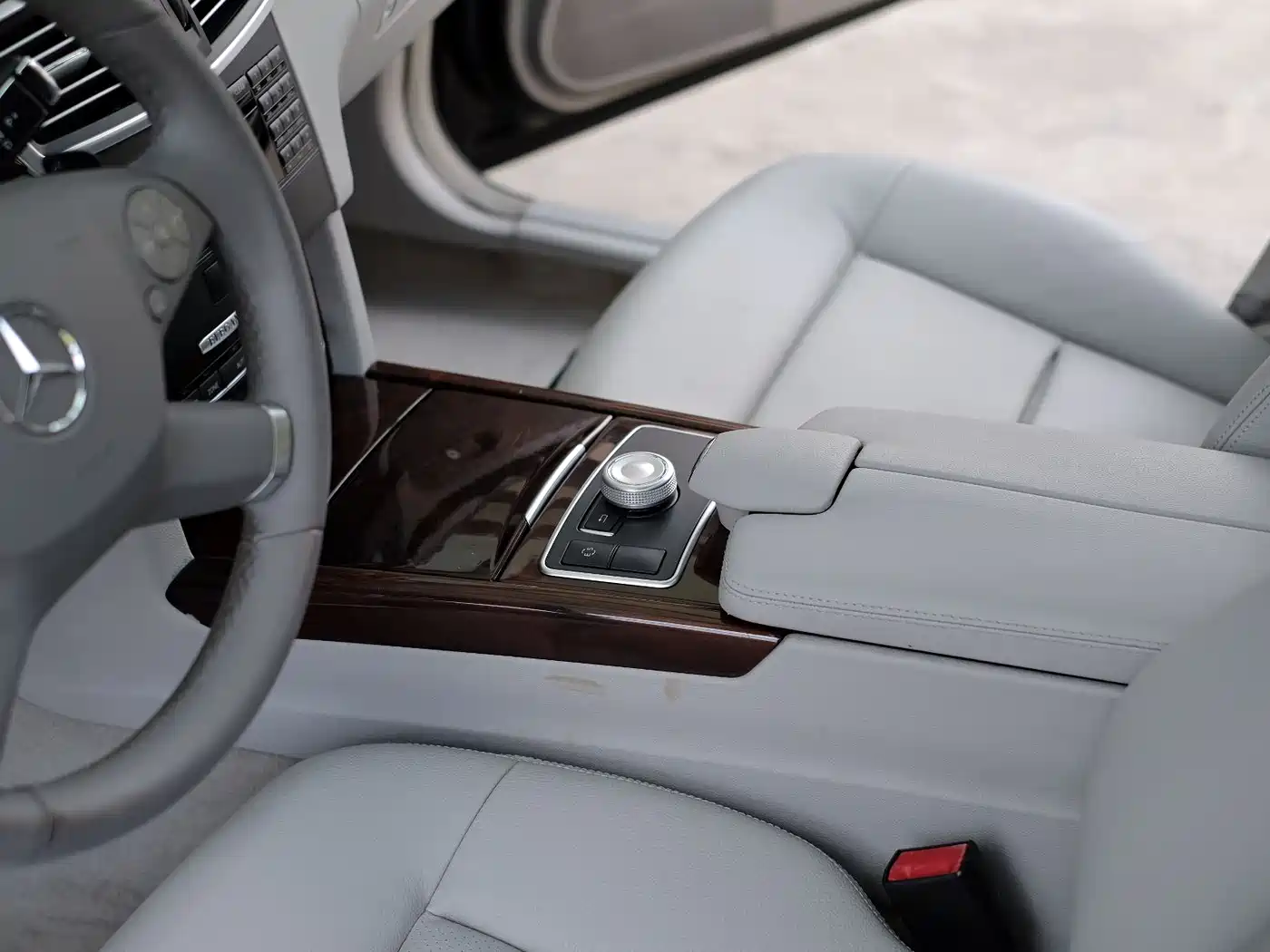 Mercedes-Benz E-Class 2012 E 200 L CGI Elegance фото 23