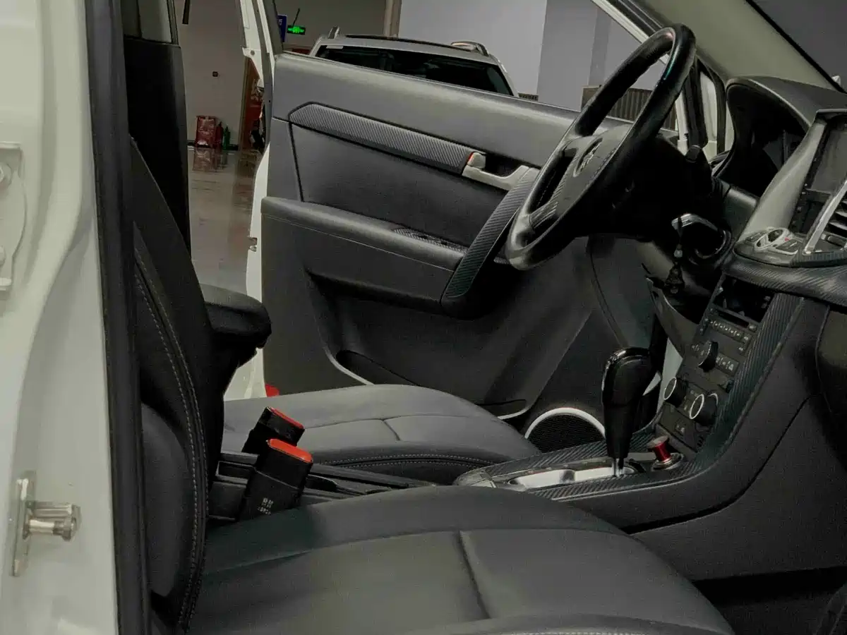 Chevrolet Captiva 2013 2014 2.4L 4WD Flagship 7-seater