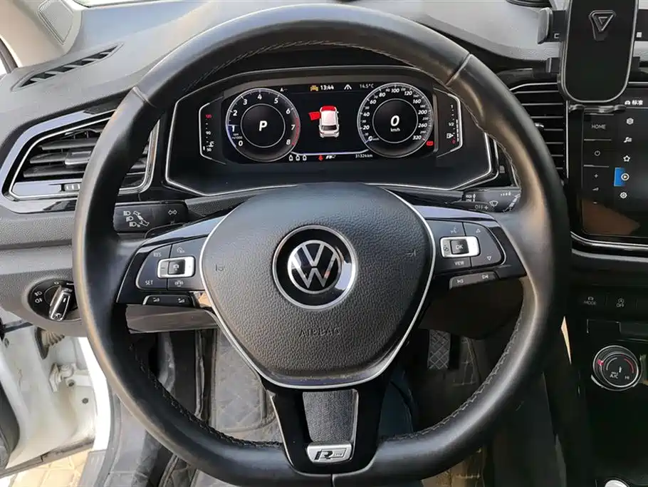 VOLKSWAGEN T ROC EXPLORING SONGS