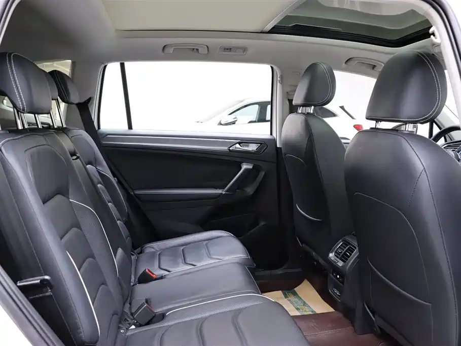 Volkswagen Tiguan L 2019 330TSI Automatic 2WD R-Line Flagship Edition China VI фото 15