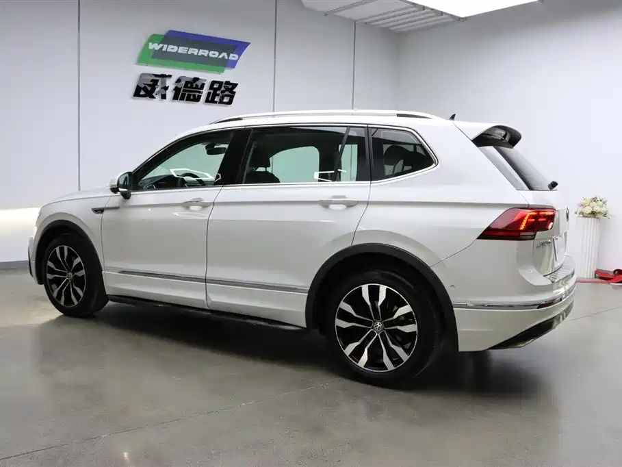 Volkswagen Tiguan L 2019 330TSI Automatic 2WD R-Line Flagship Edition China VI фото 7