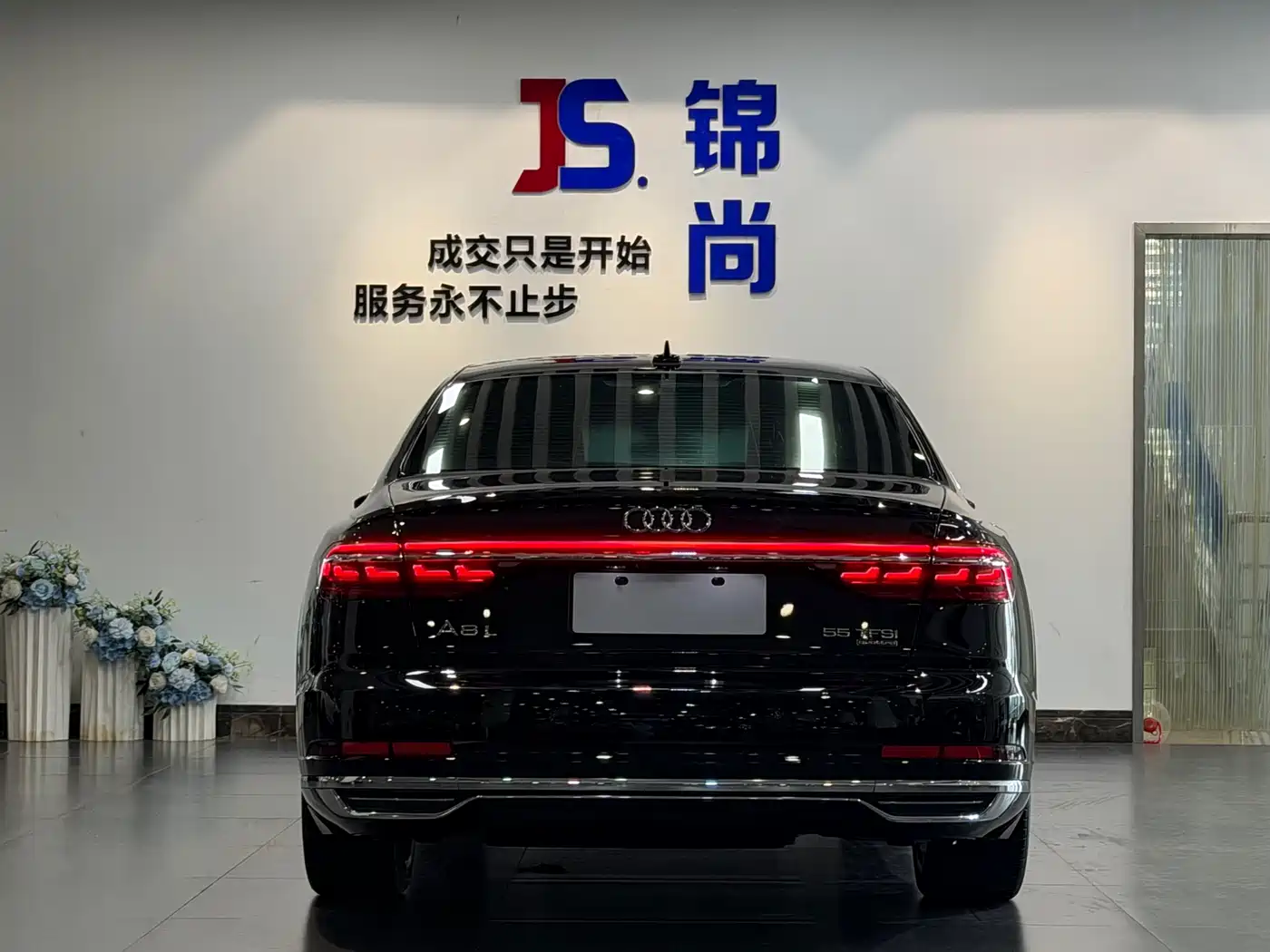 Фото 5 - Audi A8