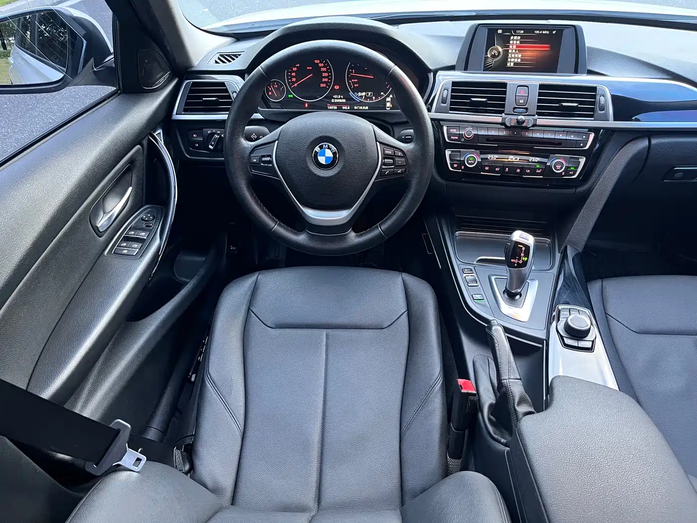 BMW 3 Series 2016 316i Fashion фото 14