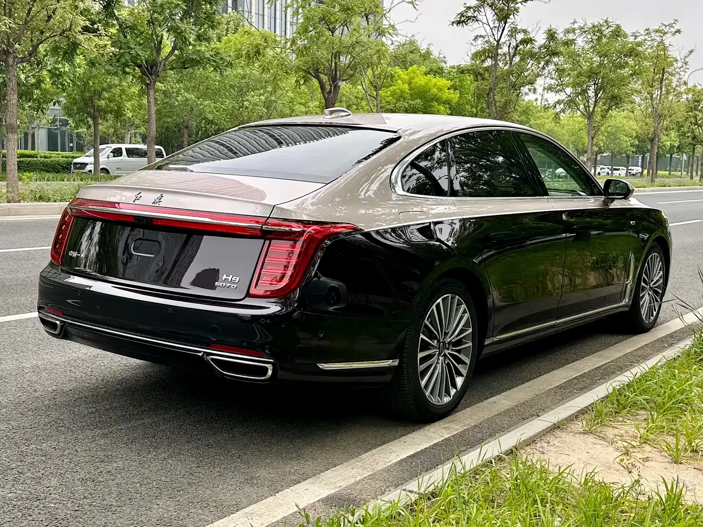 Hongqi H9 2020 3.0T Smart Connection Qi Chang Edition фото 5