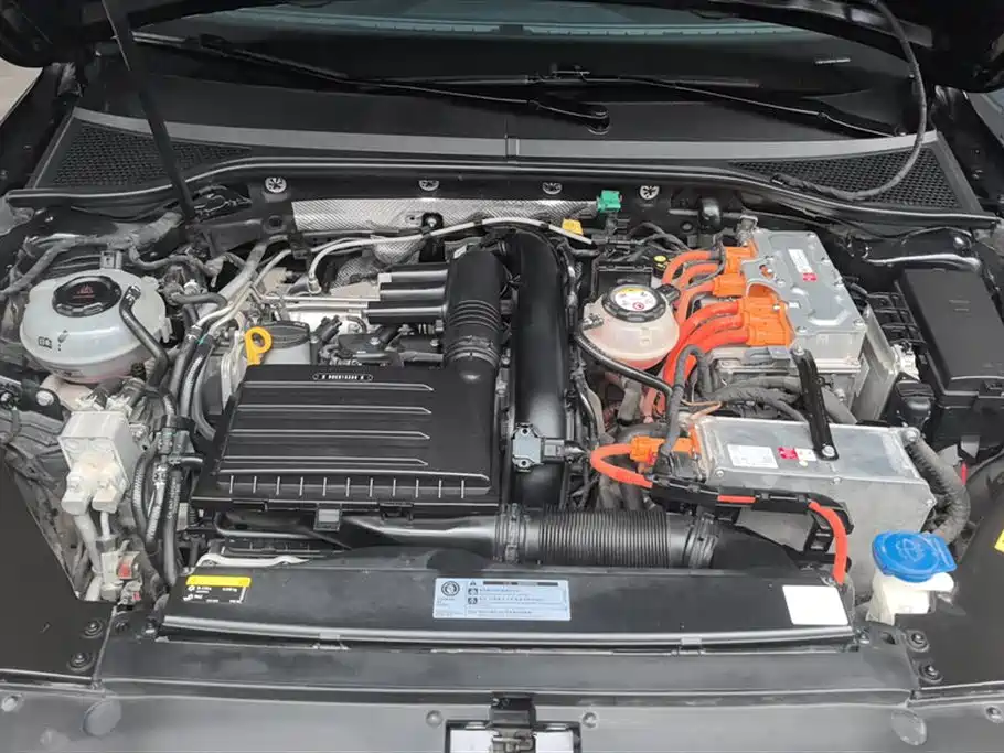 VOLKSWAGEN MAGOTAN GTE PLUG IN HYBRID