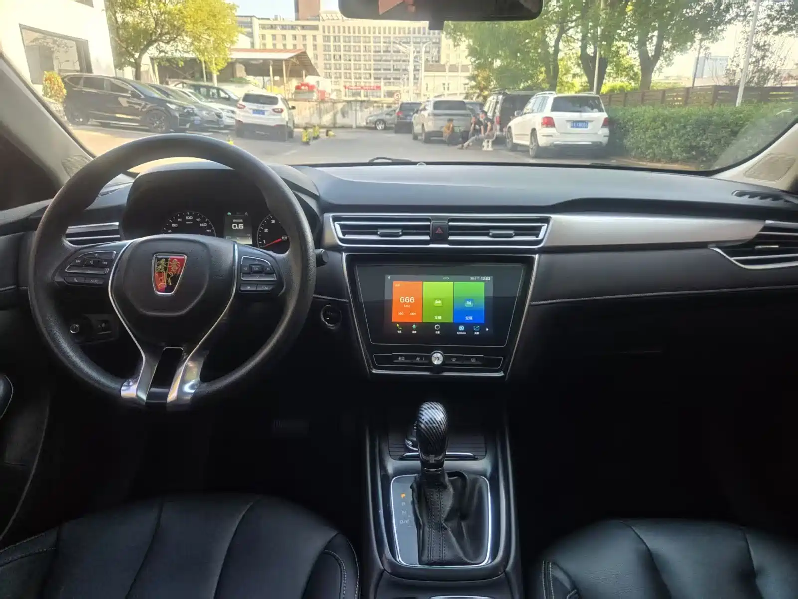 Фото 5 - Roewe i5