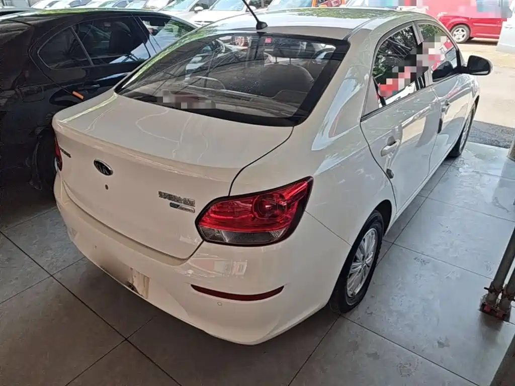 Фото 7 - Kia Pegas