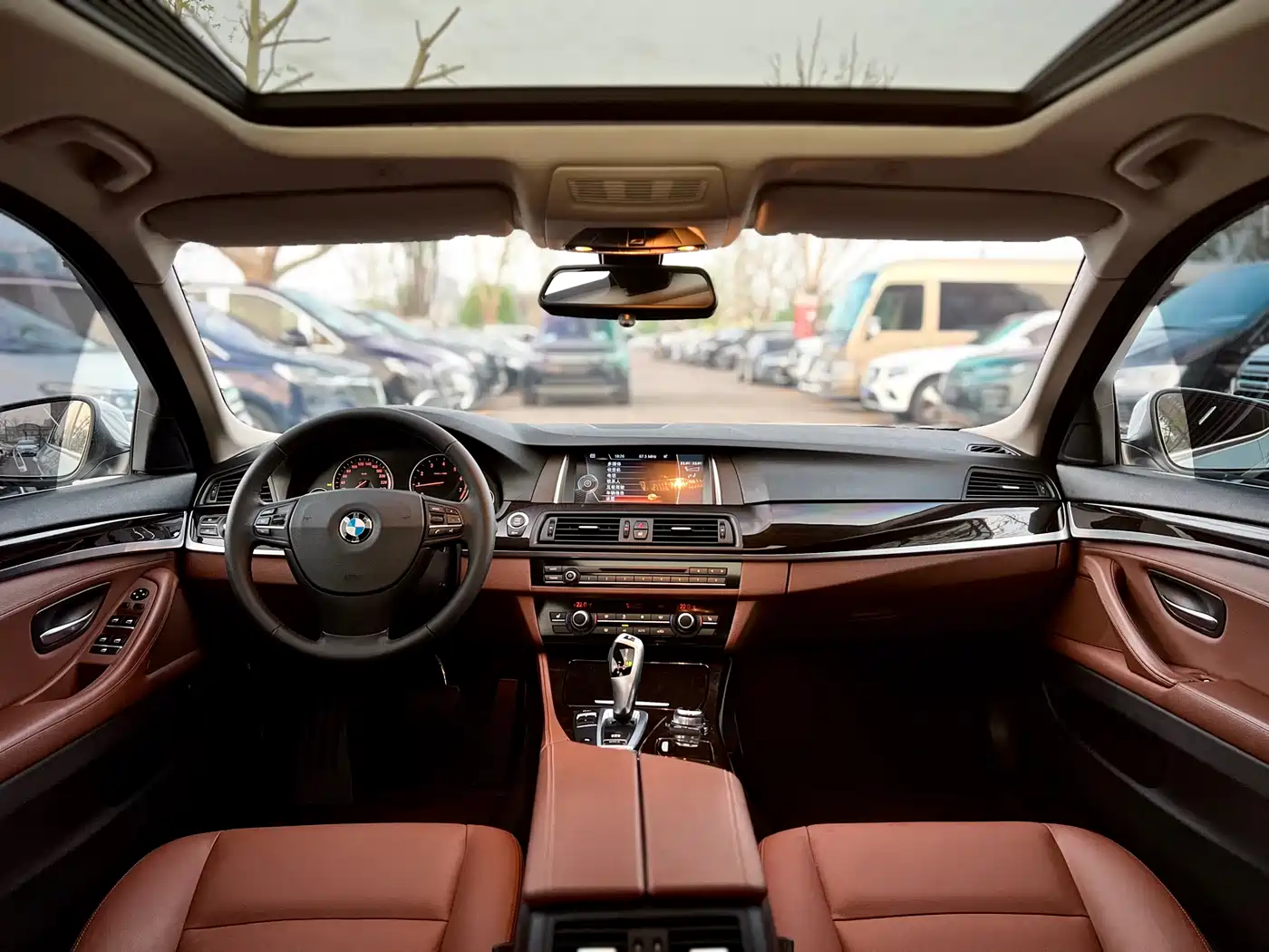 BMW 5 Series 2014 525Li Leading фото 10