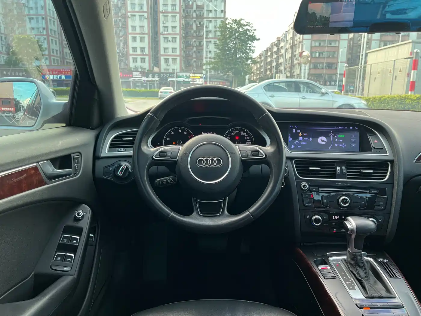 Фото 18 - Audi A4L