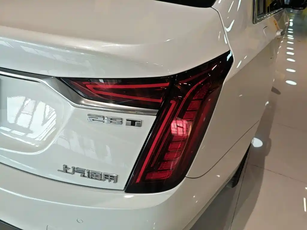 Фото 8 - Cadillac CT6