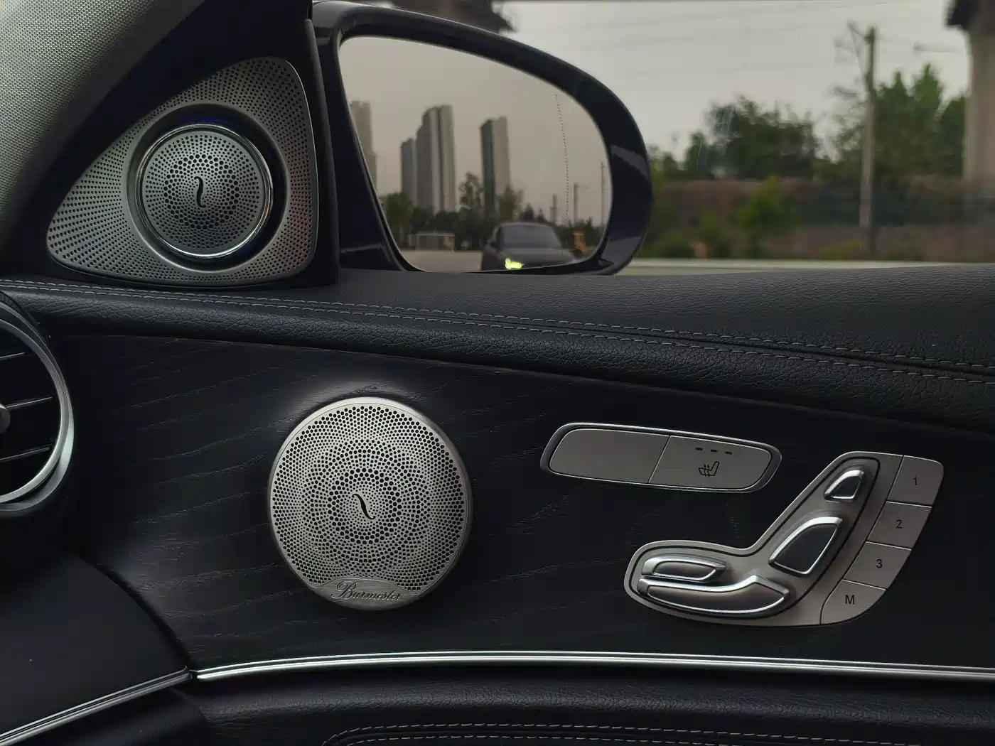Mercedes-Benz E-Class 2019 E 300 L Sport Fashion фото 16