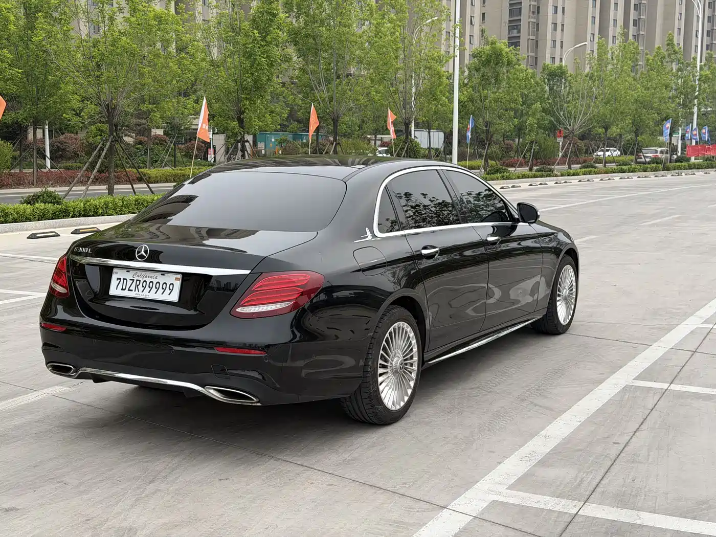 Mercedes-Benz E-Class 2019 E 300 L Sport Fashion фото 4