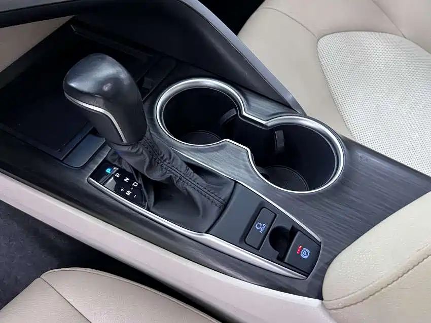 Toyota Camry 2021 2.0G Luxury Edition фото 21