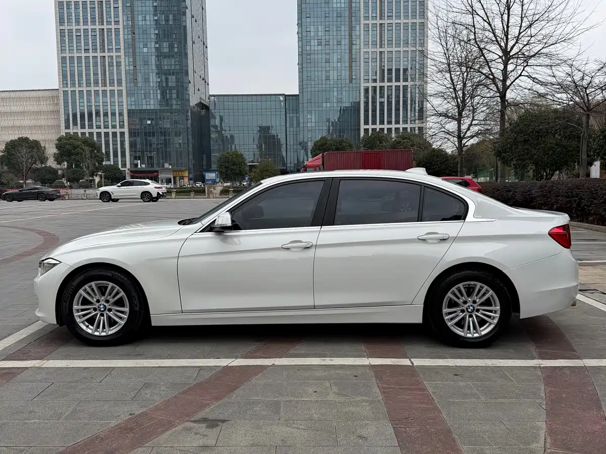 BMW 3 Series 2015 320Li Fashion фото 7