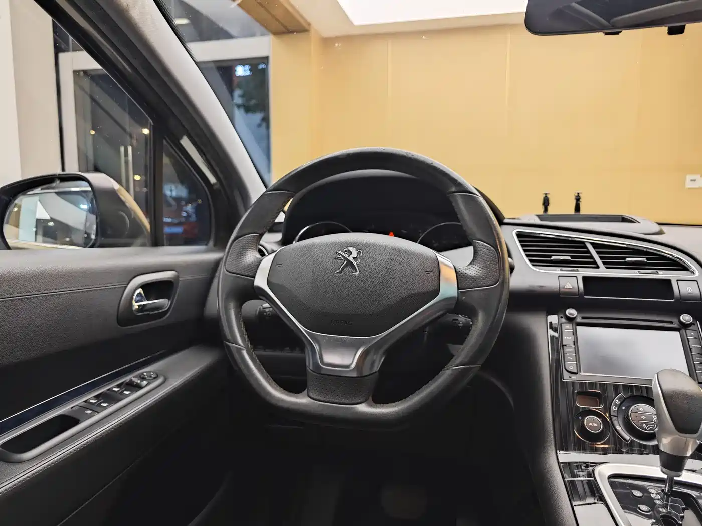 Peugeot 3008 2015 2.0L Automatic Trend Edition фото 15
