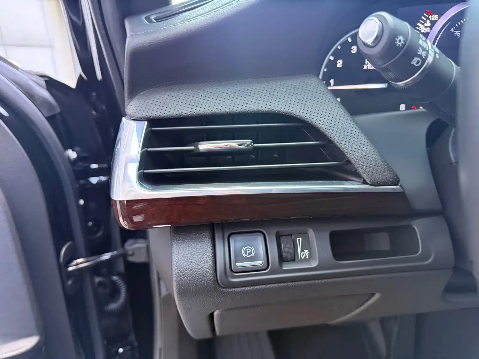 Фото 22 - Cadillac CT6