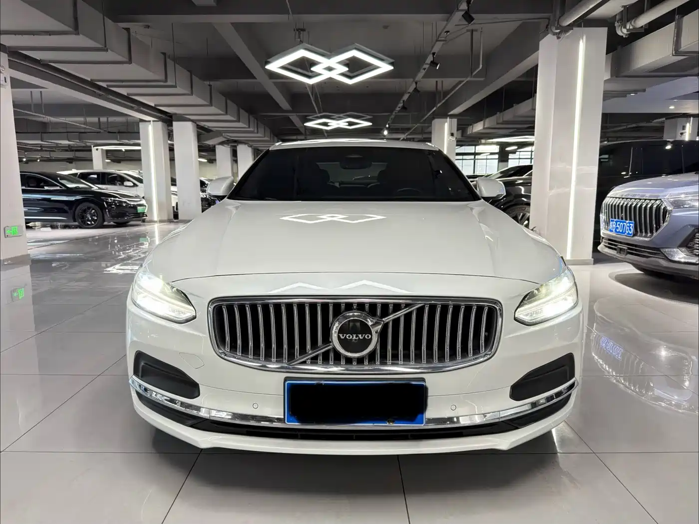 Photo 2 - Volvo S90