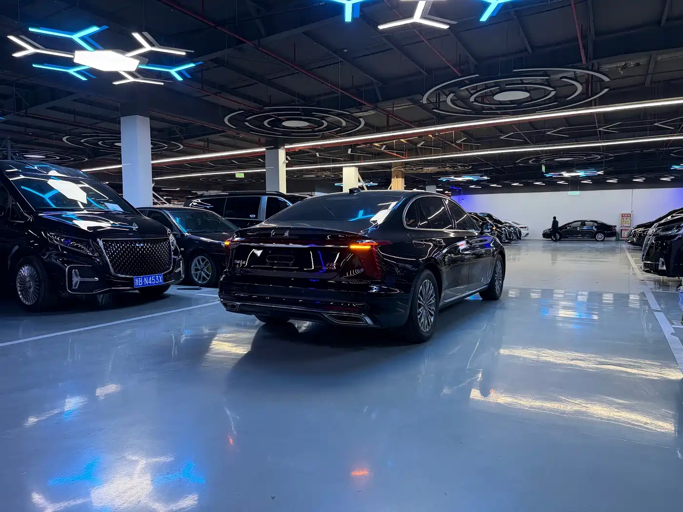 Hongqi H5 2025 1.5T DCT Flag Rhythm 500,000 Units Memorial Edition фото 26