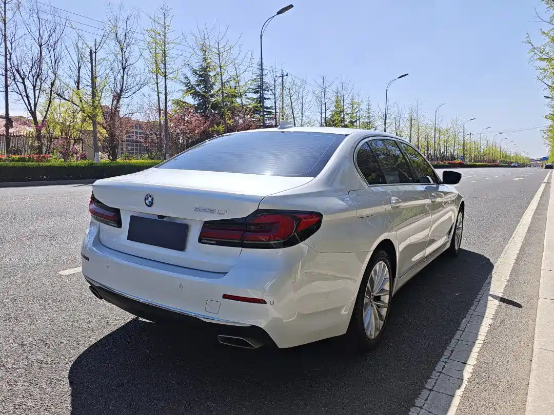 BMW 5 Series 2022 525Li Luxury Package фото 2