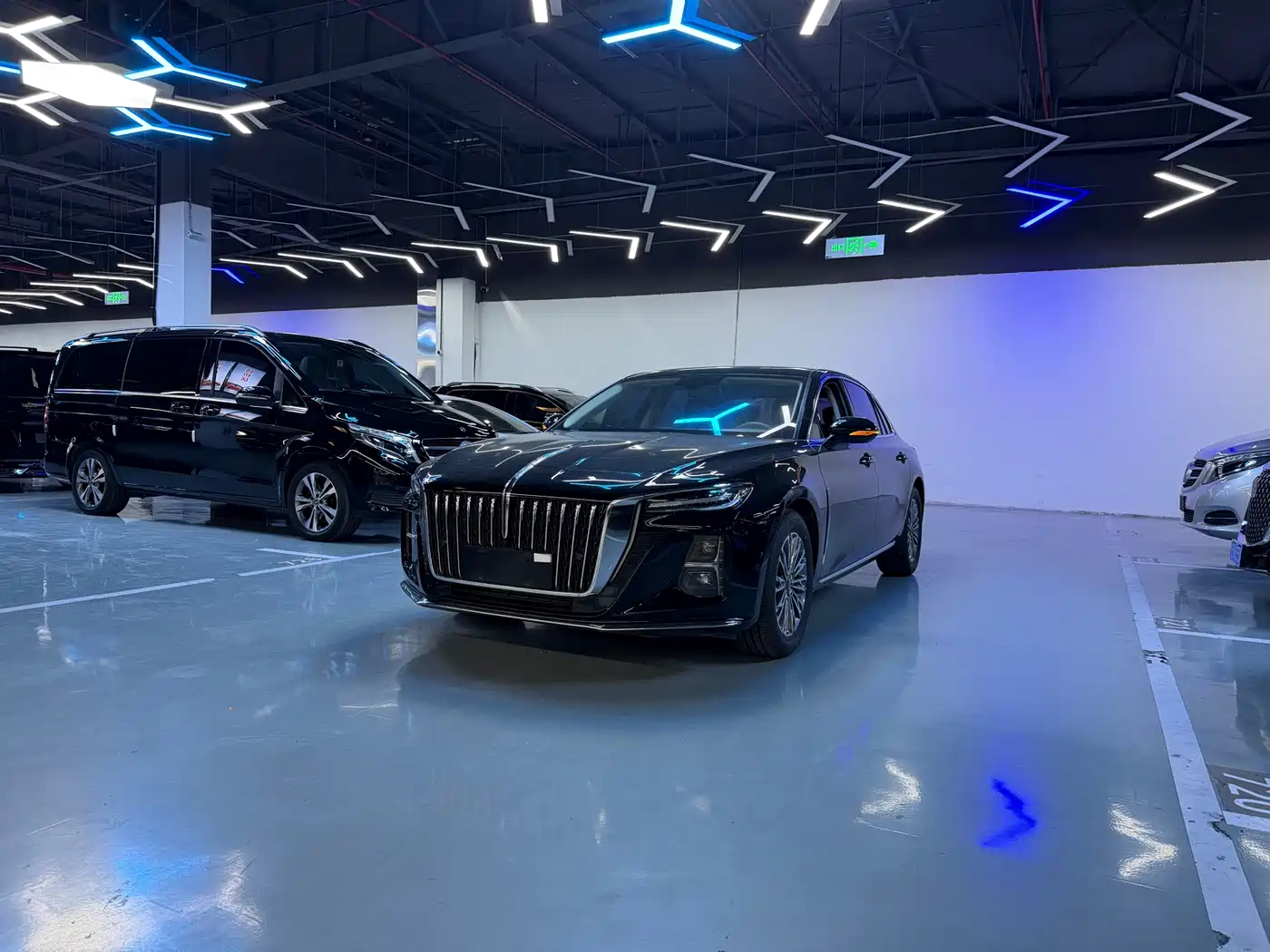 Hongqi H5 2025 1.5T DCT Flag Rhythm 500,000 Units Memorial Edition