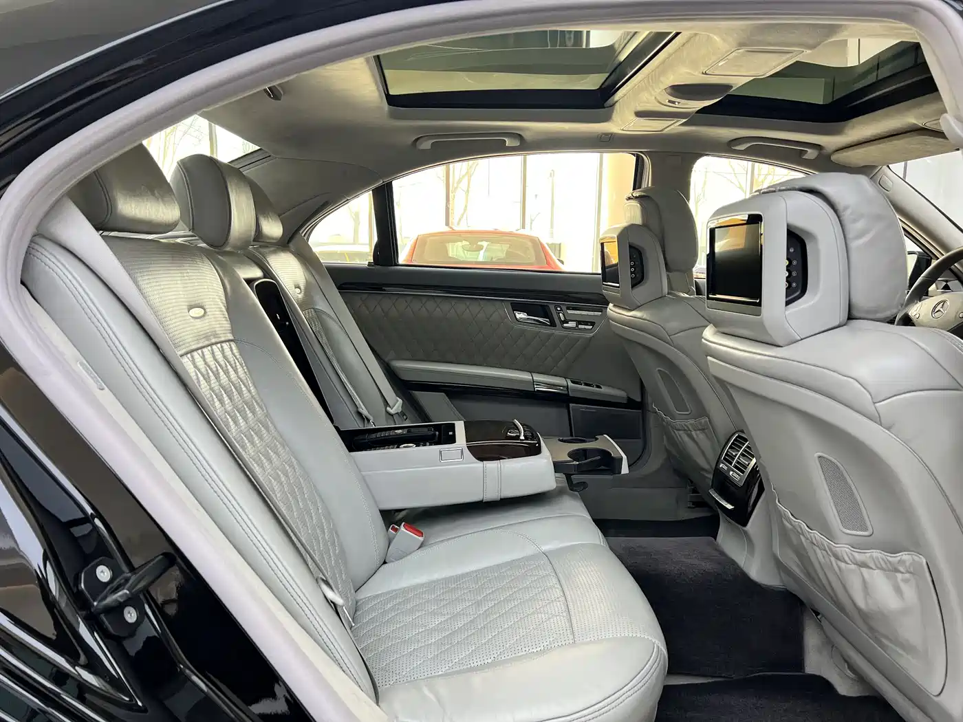 Mercedes-Benz S-Class AMG 2010 AMG S 65 фото 39