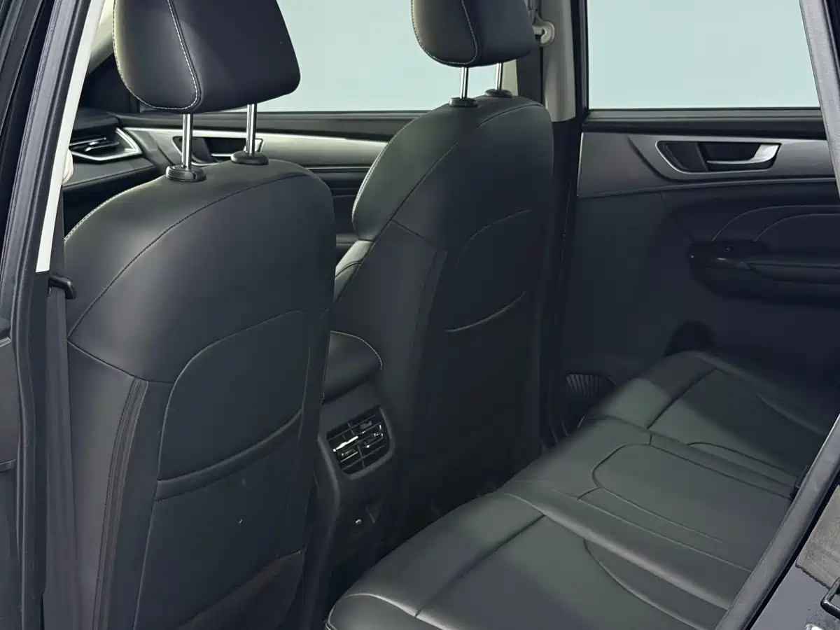 Haval M6 2023 PLUS 1.5T DCT Luxury Smart Connect фото 8