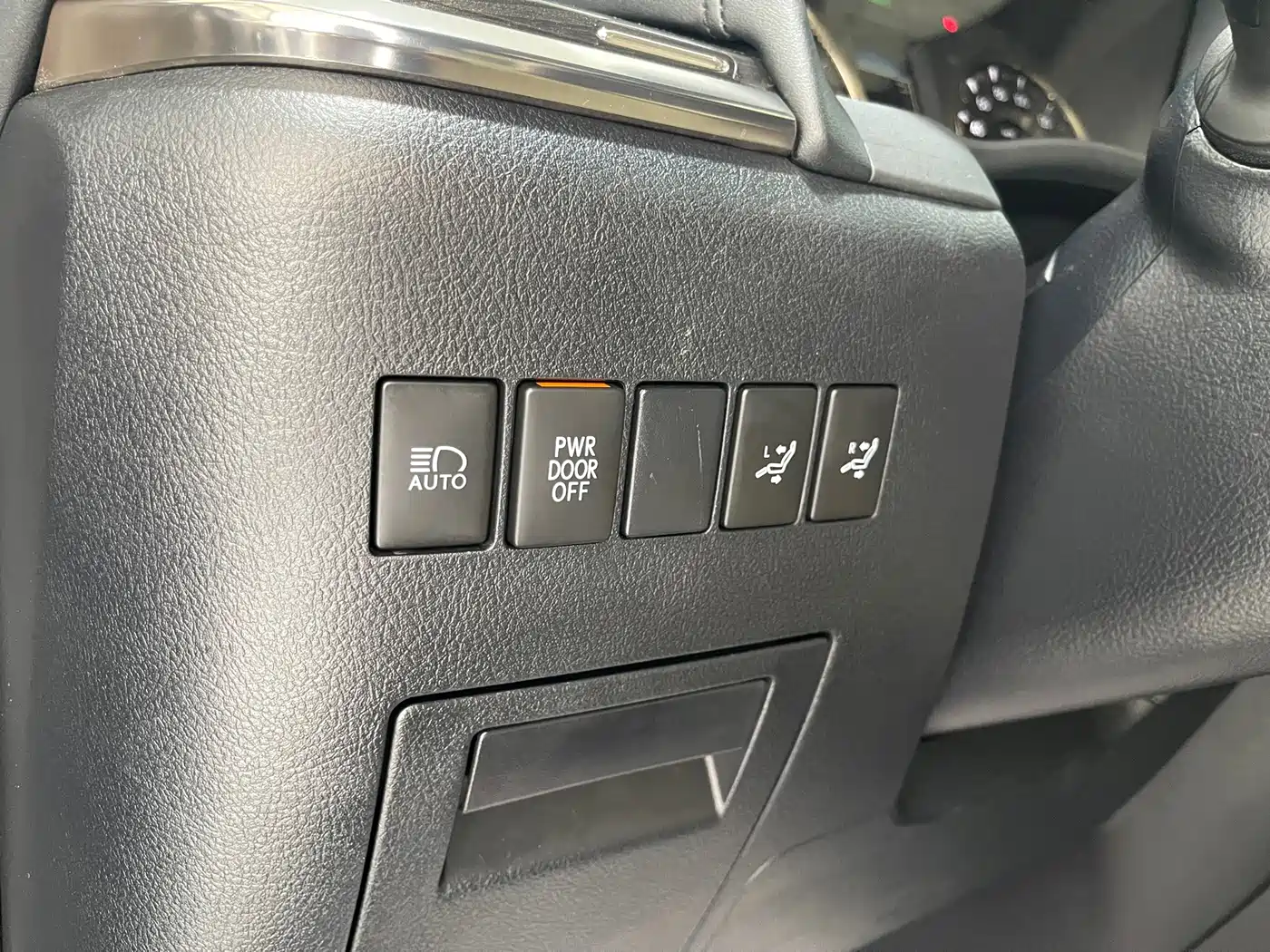 Lexus LM 2021 2020 300h 4-Seat Imperial Edition