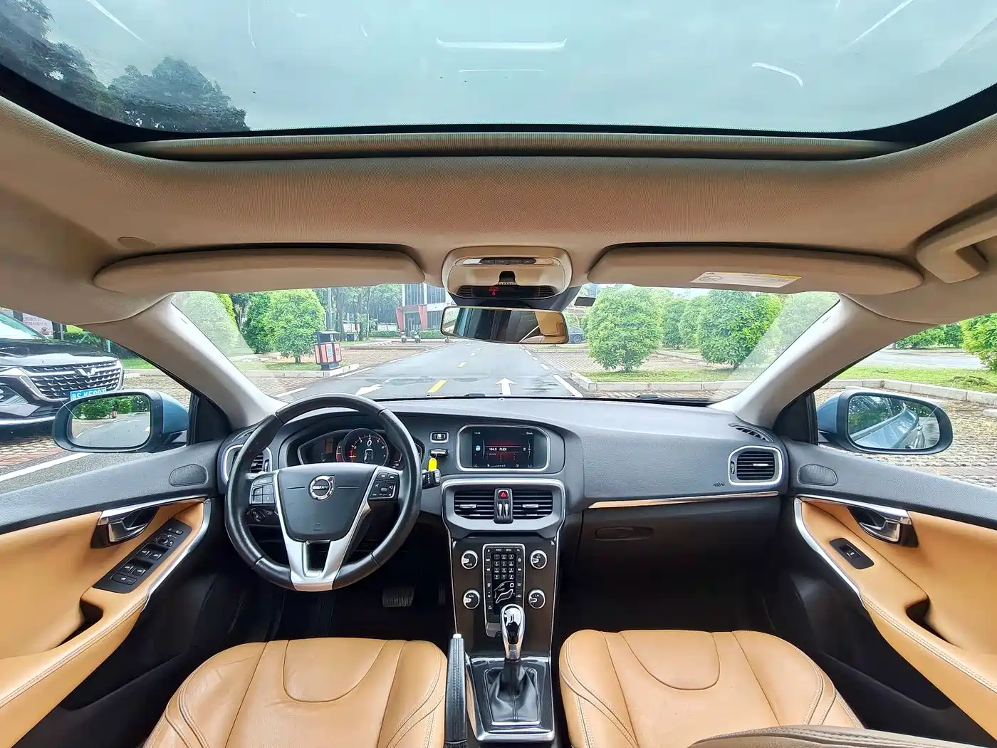 Фото 21 - Volvo V40