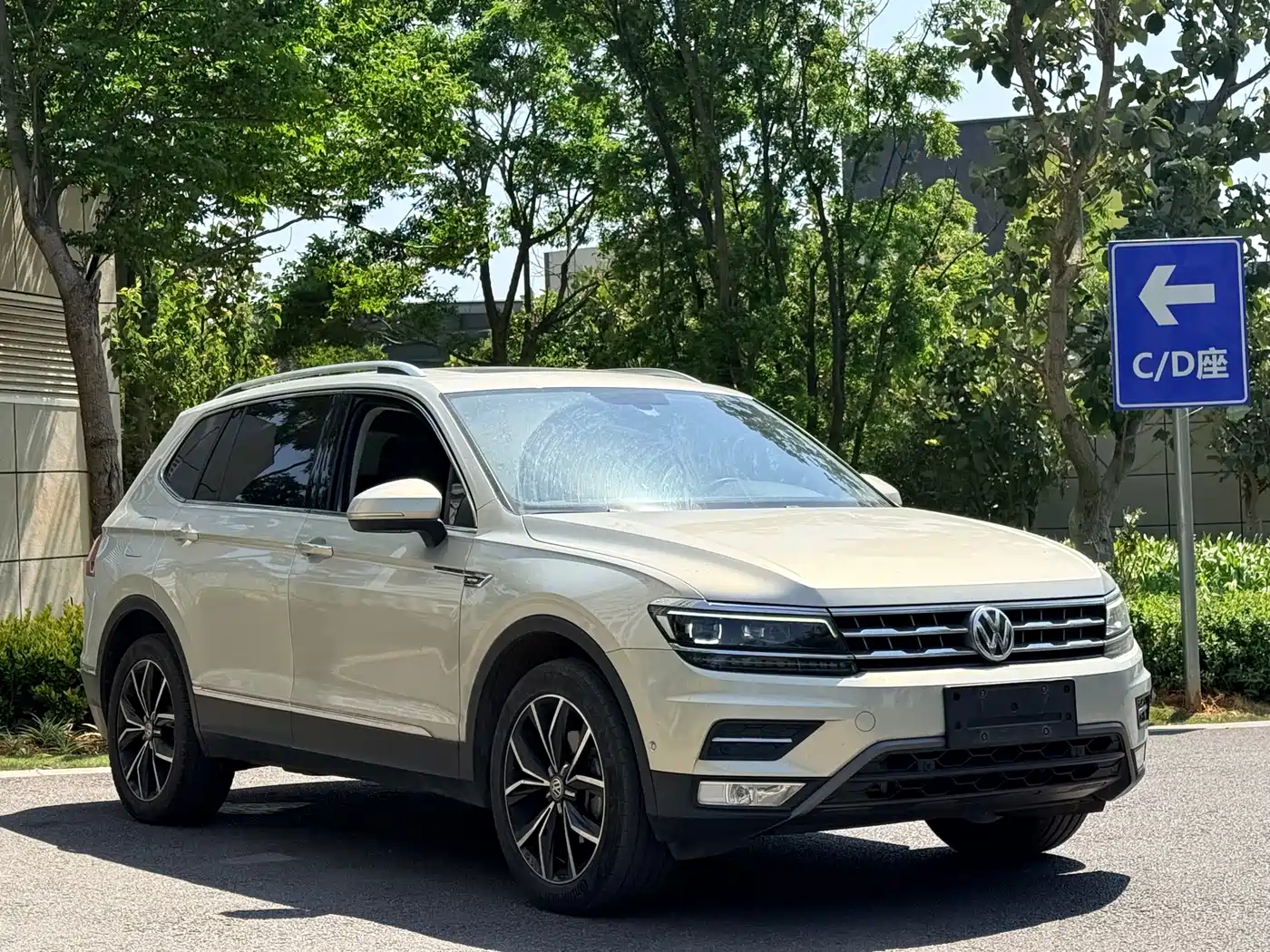 Volkswagen Tiguan L 2019 380TSI Auto AWD Smart Luxury Edition China V фото 3