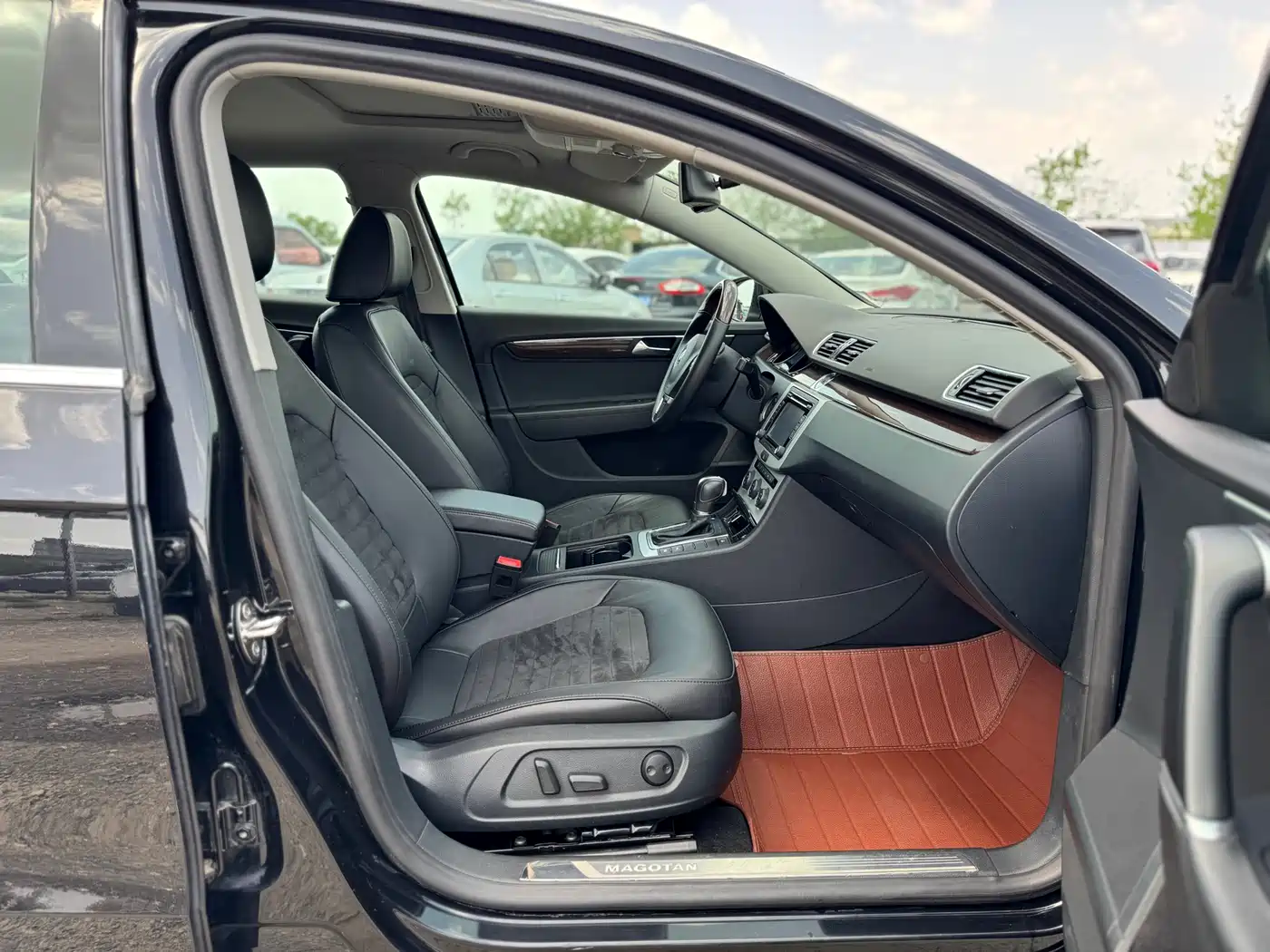 Volkswagen Magotan 2015 Facelift 1.8TSI Premium фото 24