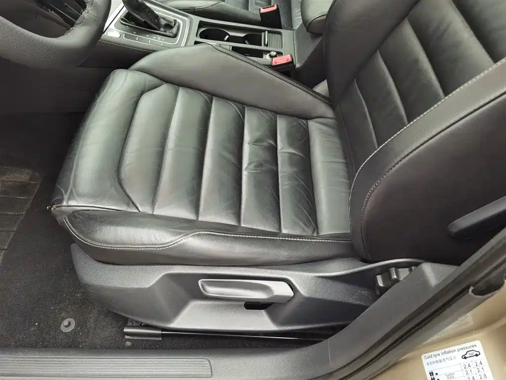 Volkswagen Golf 2016 230TSI Automatic Luxury фото 20