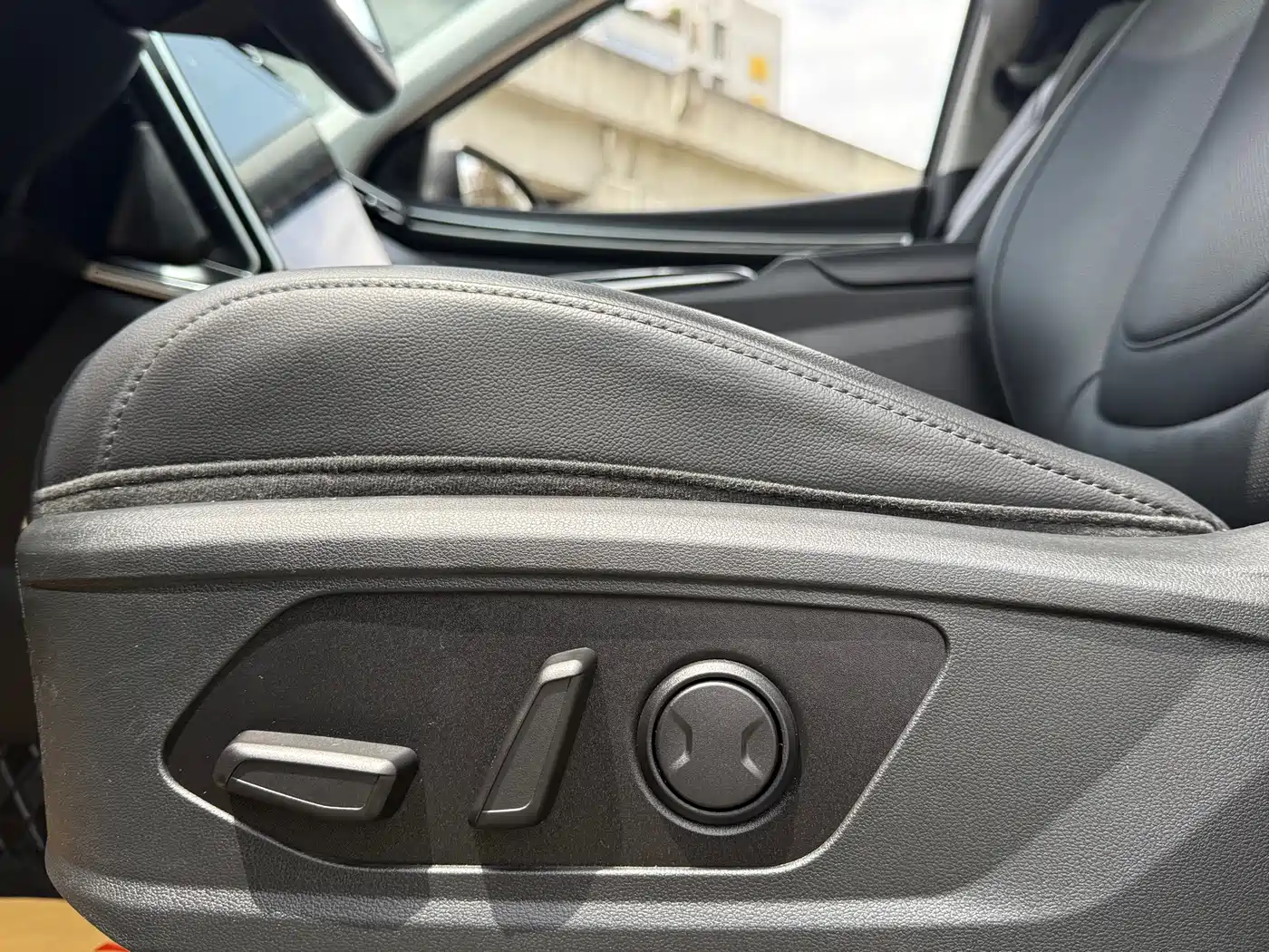 Hyundai Tucson 2023 Tucson L 1.5T Automatic 2WD LUX Premium Edition фото 32