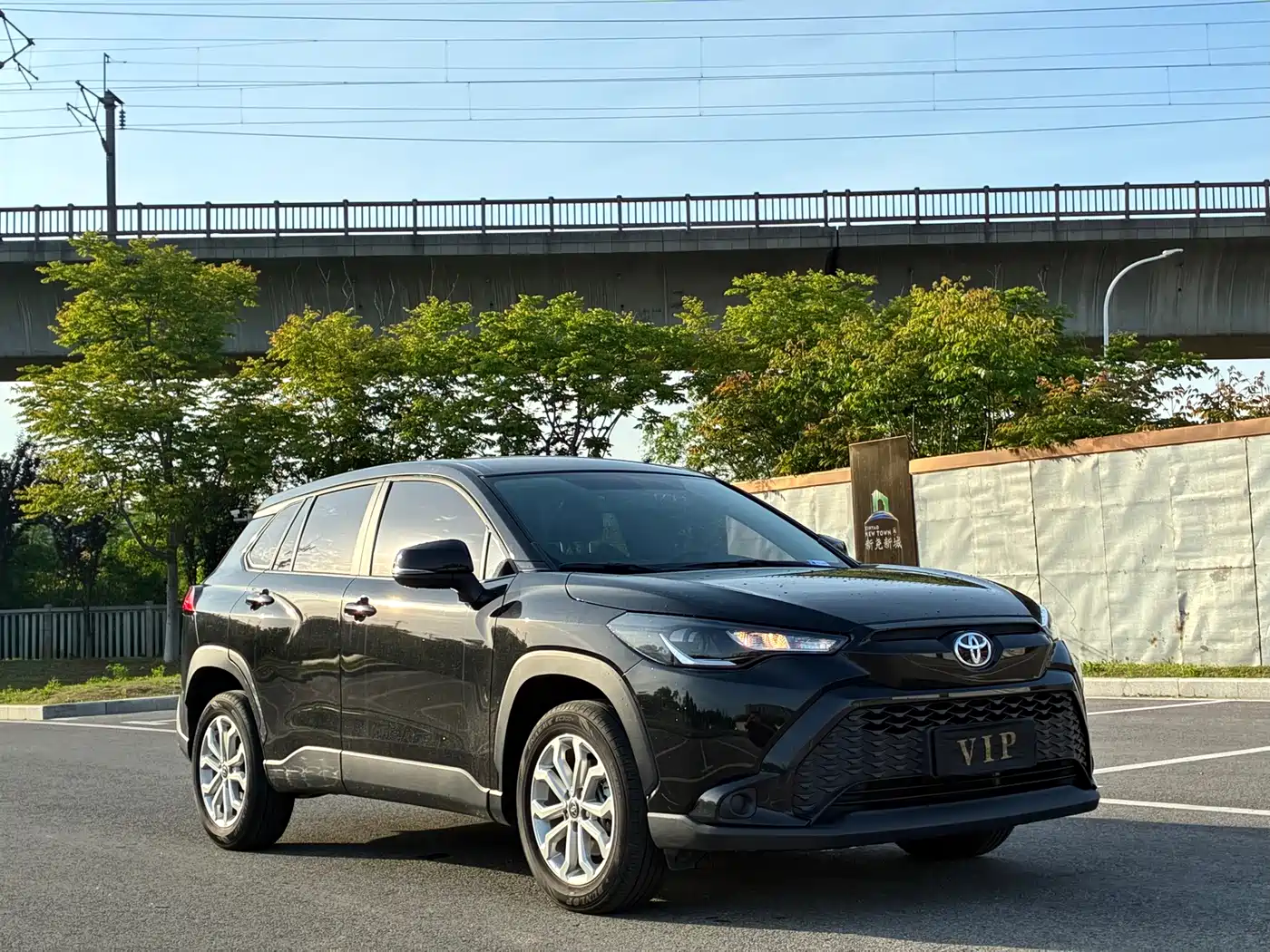 Toyota Frontlander 2023 2.0L CVT Elite Edition фото 3