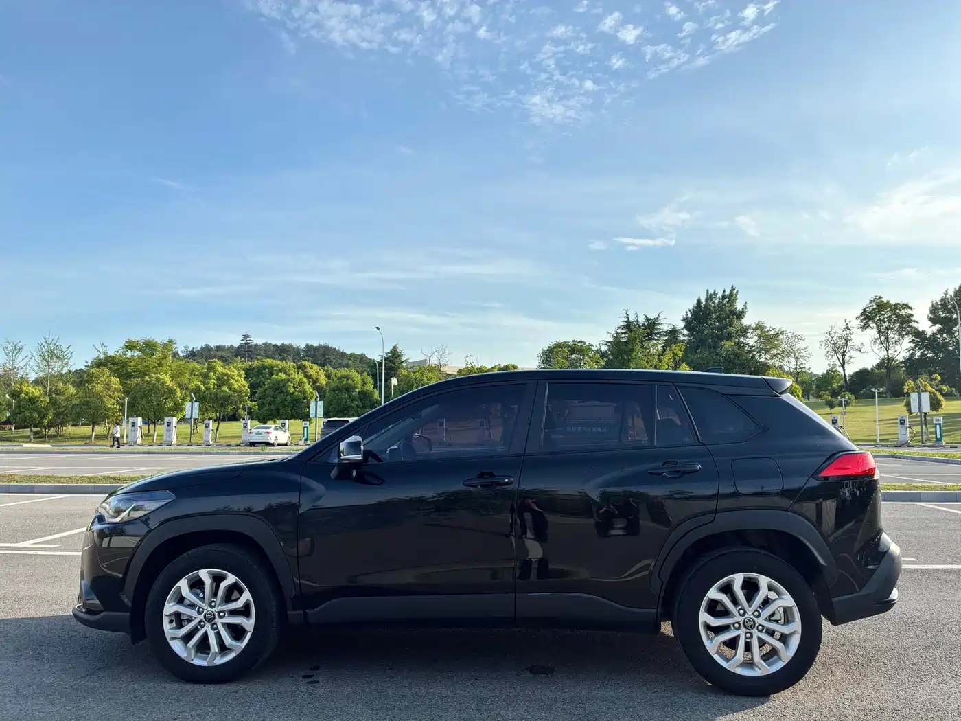 Toyota Frontlander 2023 2.0L CVT Elite Edition фото 4