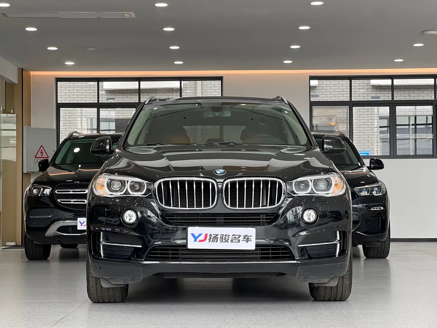 BMW X5 (Import) 2018 xDrive35i Elegant Model фото 2