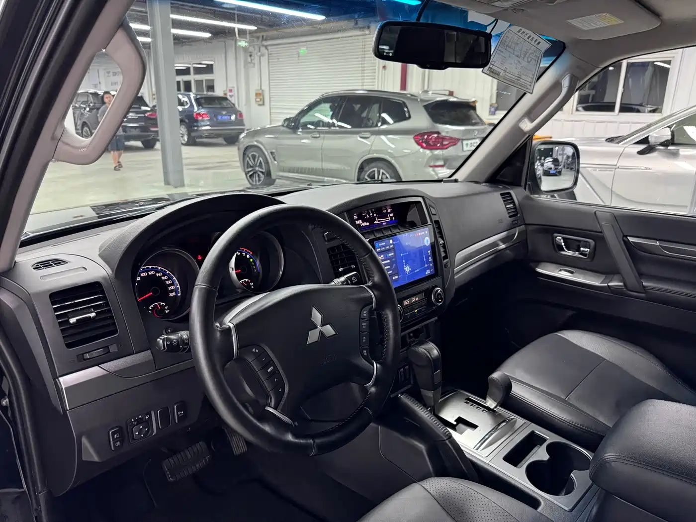 Mitsubishi Pajero (Import) 2010 3.0L Automatic Elite Edition фото 5