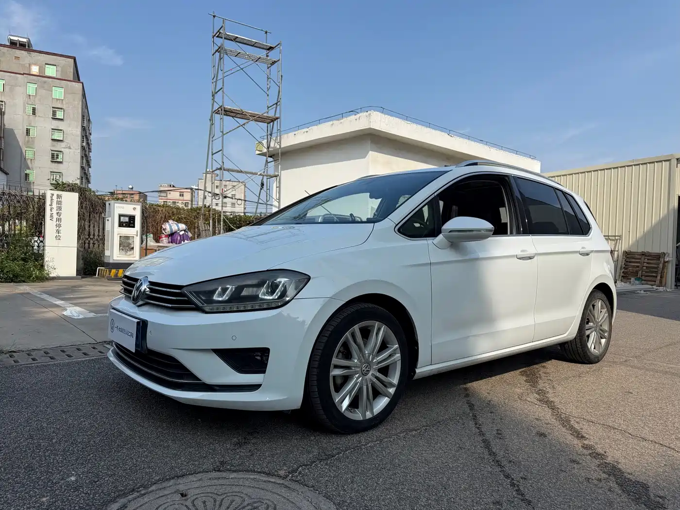 Volkswagen Golf Sportsvan 2016 — пригон из Китая