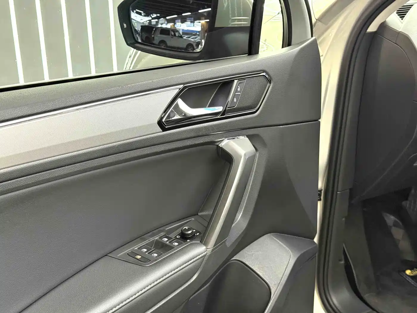 Volkswagen Tiguan L 2018 330TSI Automatic 2WD Luxury Edition фото 12
