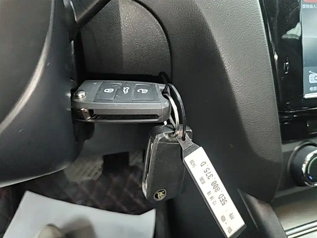 Škoda Octavia 2019 1.5L Automatic Luxury Edition фото 9