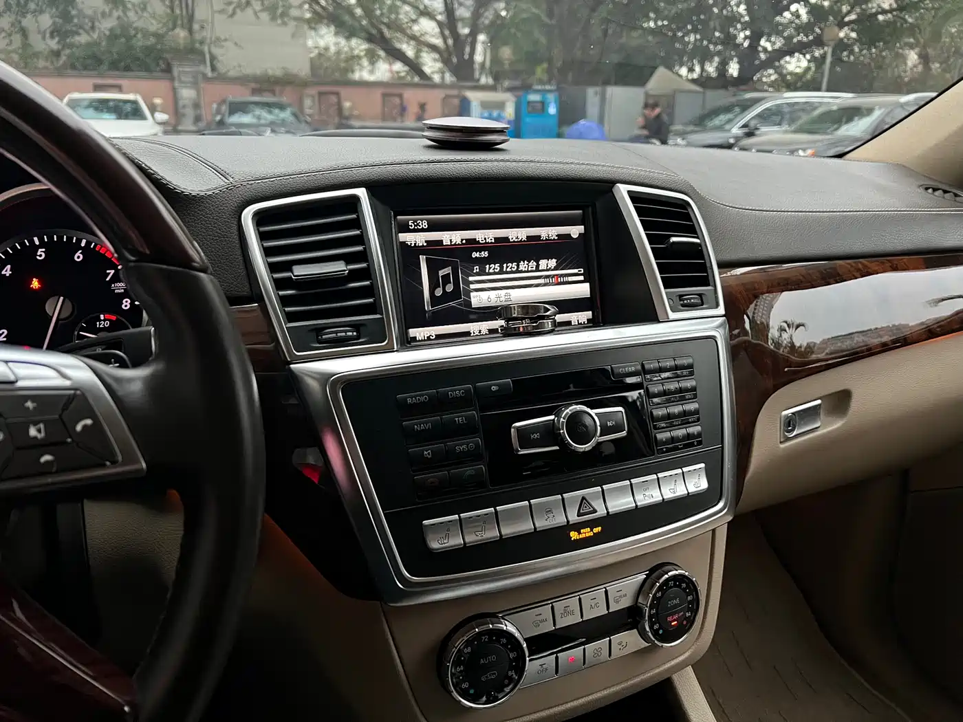 Mercedes-Benz GL-Class фото 18